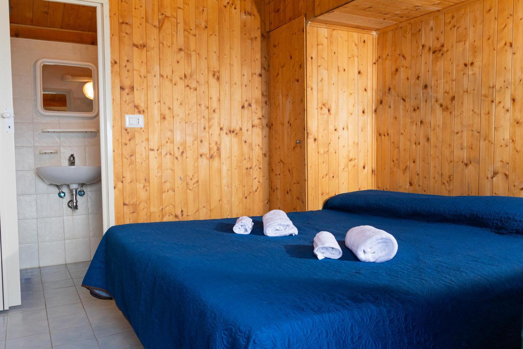 Riva Smeralda Camping Lodge Milazzo Eksteriør bilde