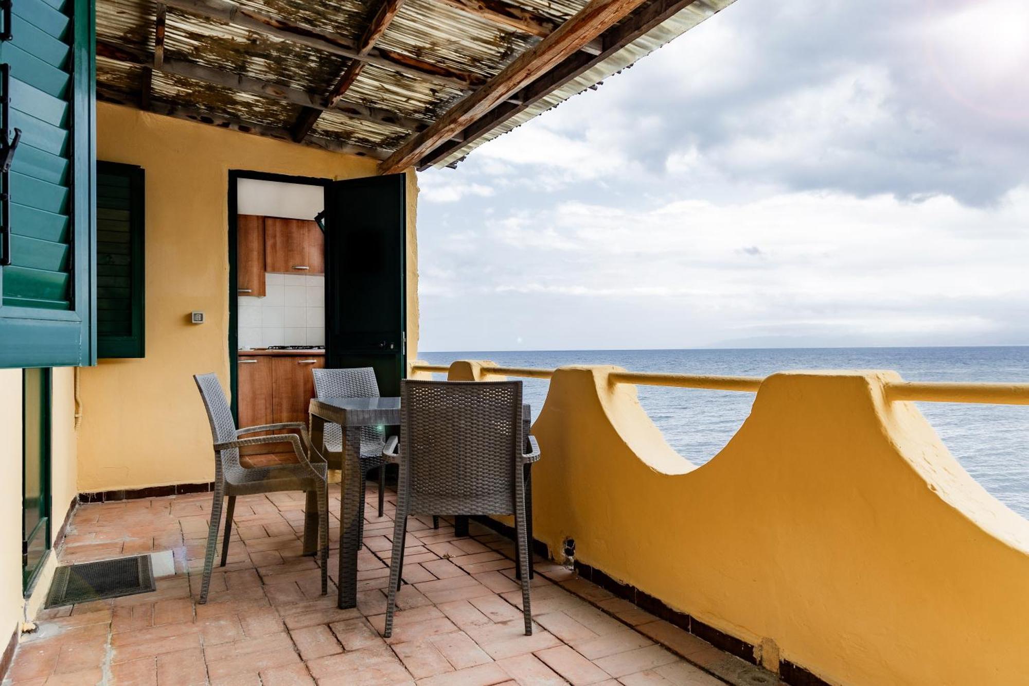 Riva Smeralda Camping Lodge Milazzo Eksteriør bilde